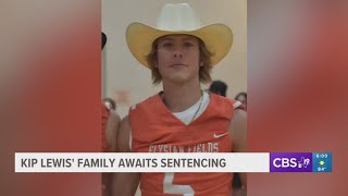 Judge delays sentencing in deadly Mardi Gras parade shooting