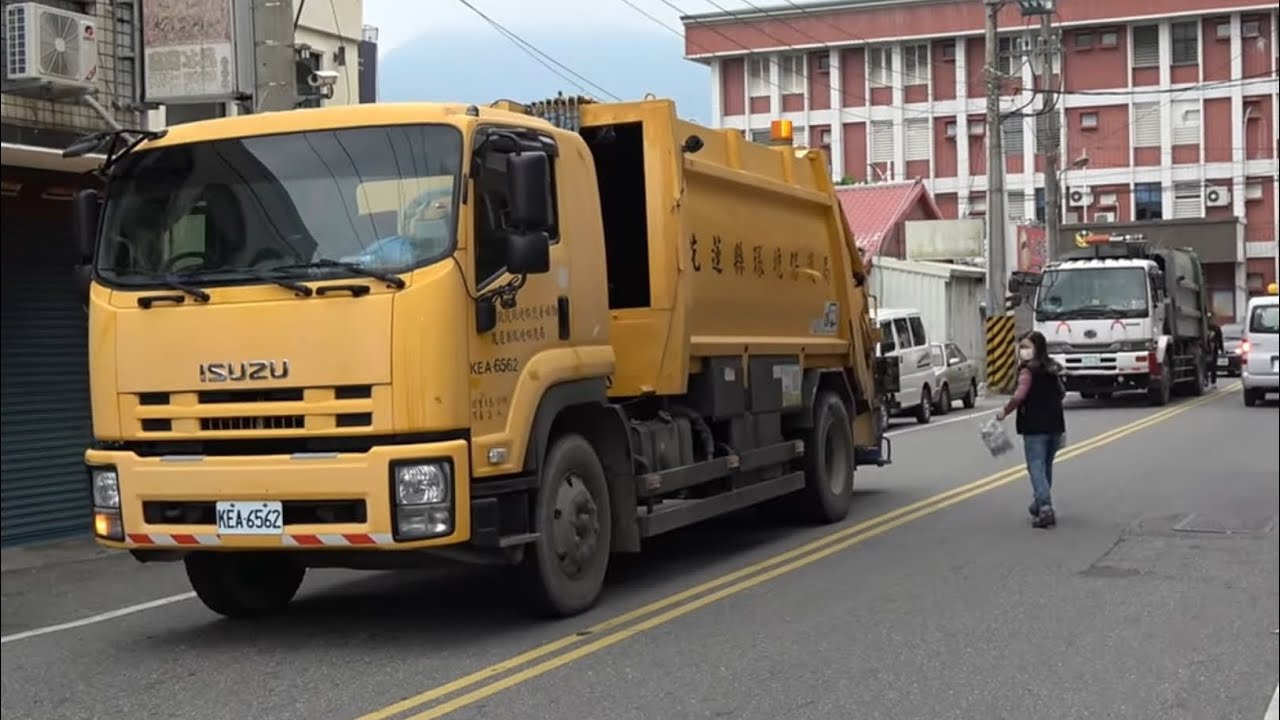 花蓮縣吉安鄉公所垃圾車KEA-6562、220-SM(資收車）循線收運影片Taiwan Garbage Truck in Hualien County, Taiwan (ゴミ収集車、대만 쓰레기차 )