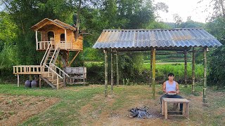 Build A Kitchen And Catch Wild Crabs. Life In A Tree House.
