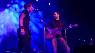 Keith Urban ft. Eric Church - Raise Em Up Live