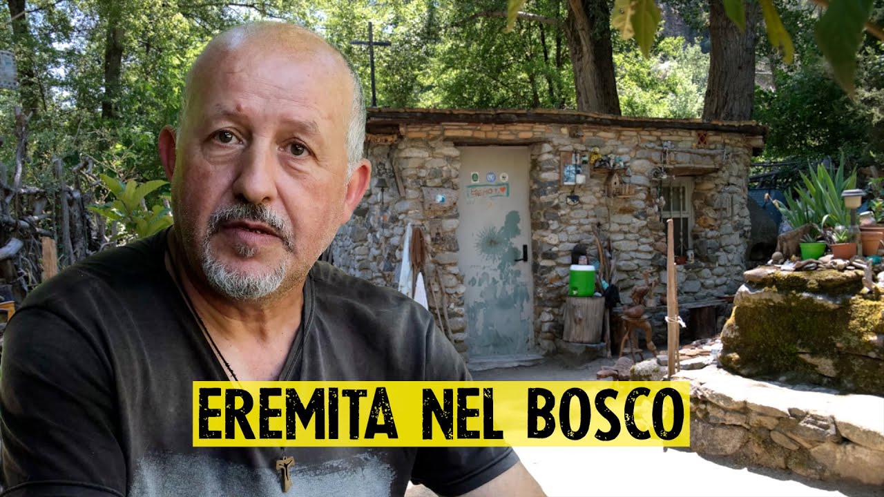 L'eremita che vive da solo nel bosco, in riva al fiume, da 23 anni