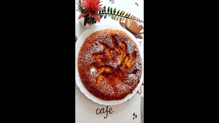 #Shorts Gateau aux pommes, cuit à la poêle/كيكة التفاح في المقلاة بدون فرن/Apple cake baked in a pan