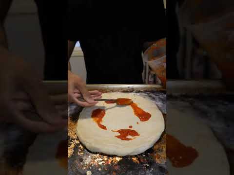 Video: Apakah jenis bahan pizza pepperoni?