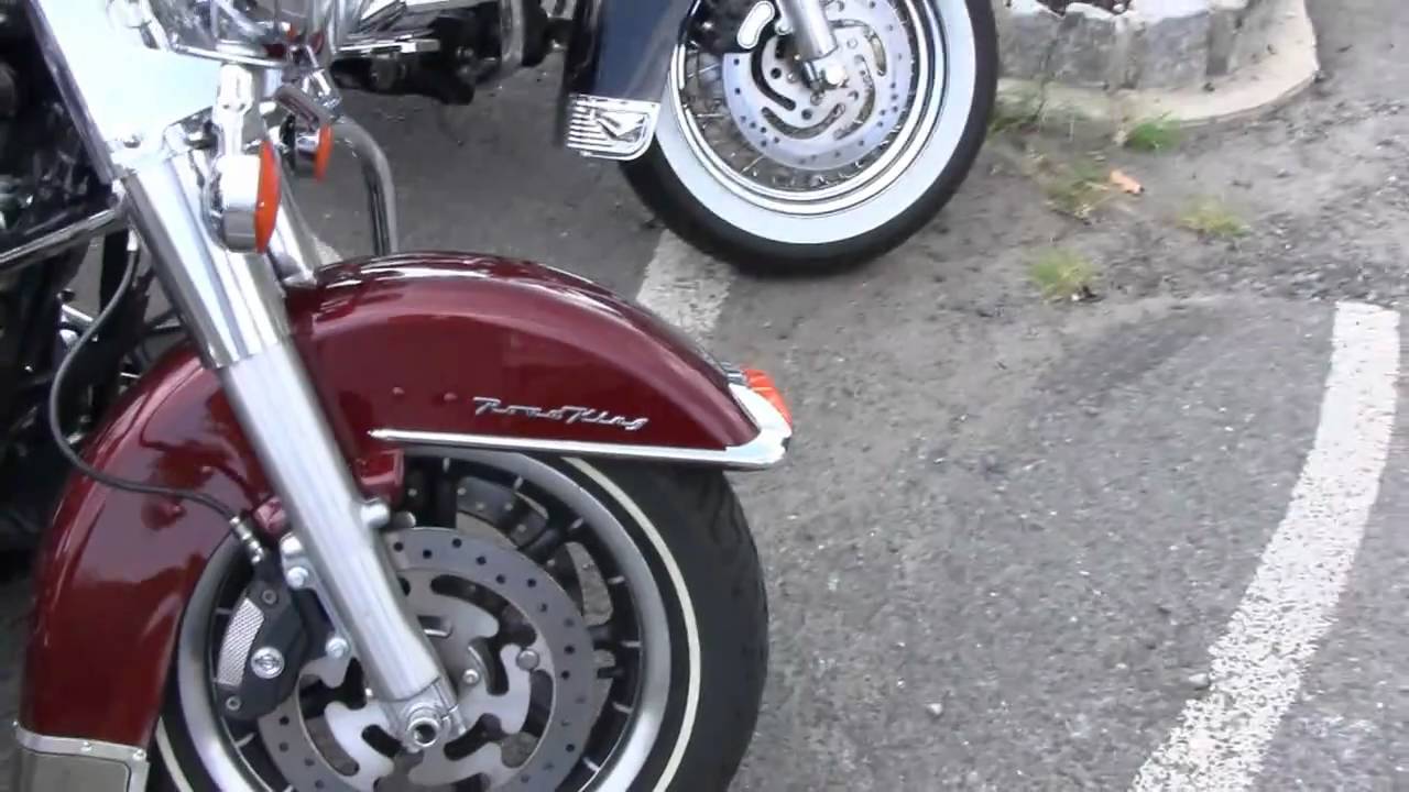 HARLEY ROAD KING and CLASSIC COMPARISON