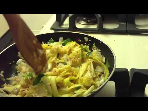 Making Zucchini Pasta-11-08-2015