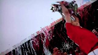 Man United Lift Barclays Premier League Trophy 2011