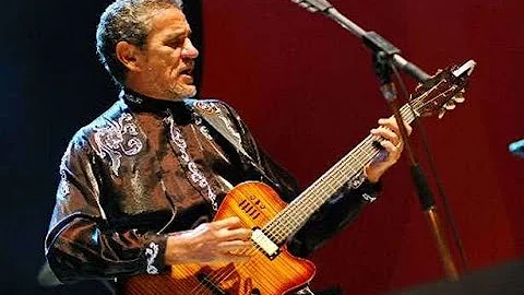 De quem é a autoria da música cidadão?