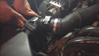 Change 2014 2.5 Subaru Air Filter - (Walk Through & Install How To )