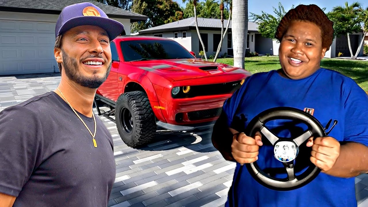 Underage Kid Without Licence Drives 700 HP Hellcat