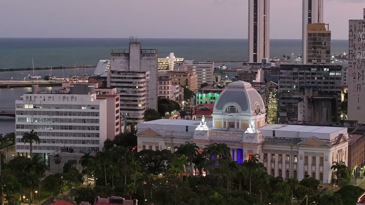 Crepúsculo vespertino náutico em Recife 