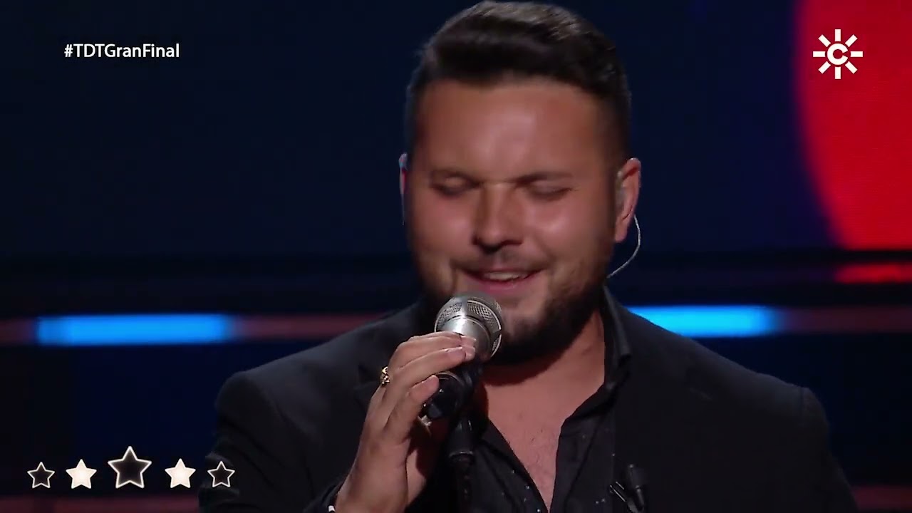 Kiko Peña homenajea a Lola Flores y su 'Limosna de amores' en #TDTGranFinal