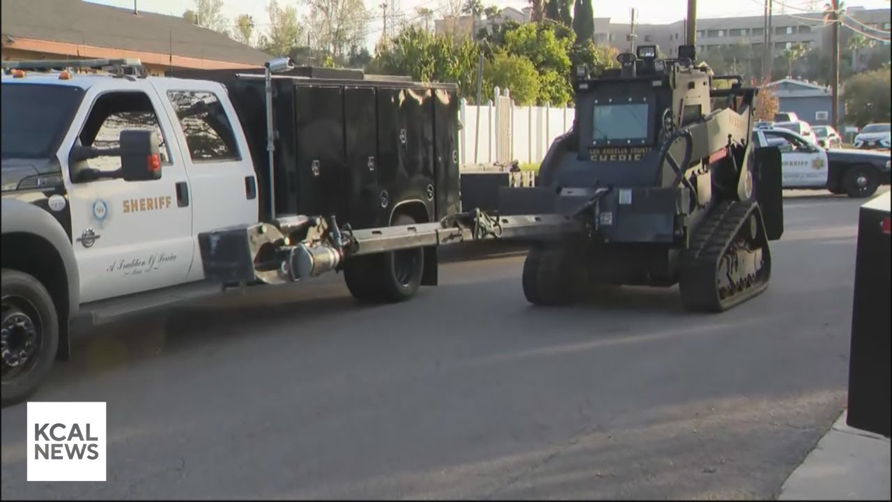 SWAT, US Marshals in standoff with kidnapping suspect in LA County ...