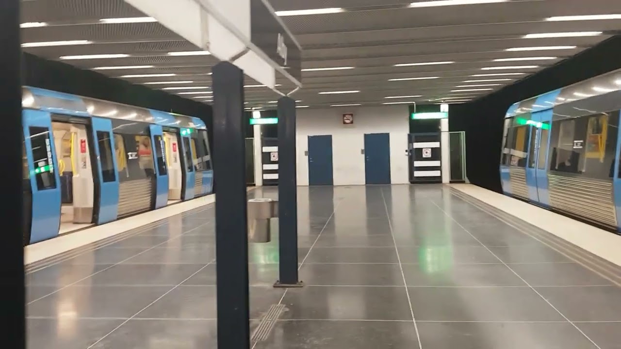 Två C20 Tunnelbanor vid 🔴 Alby.