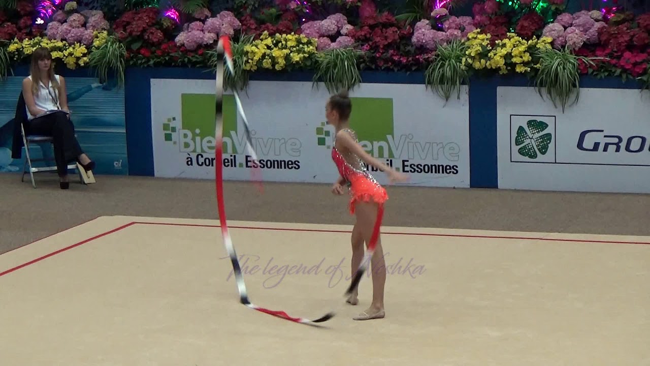 Dina AVERINA (RUS) ribbon - 2015 Corbeil EF