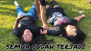 Download Lagu LENGAH SEDIKIT DUA PENONTON CANTIK IKUT KESURUPAN KUDA LUMPING - JANGAN MELAMUN SAAT JANTURAN MP3