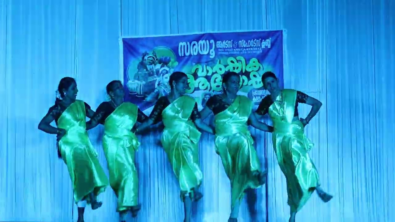 Elavathoru kaayalinte Naadan pattu dance  