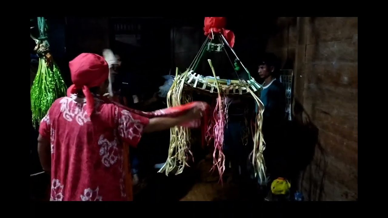 PEMANGILAN MAHLUK KAYANGAN RITUAL BADEWA