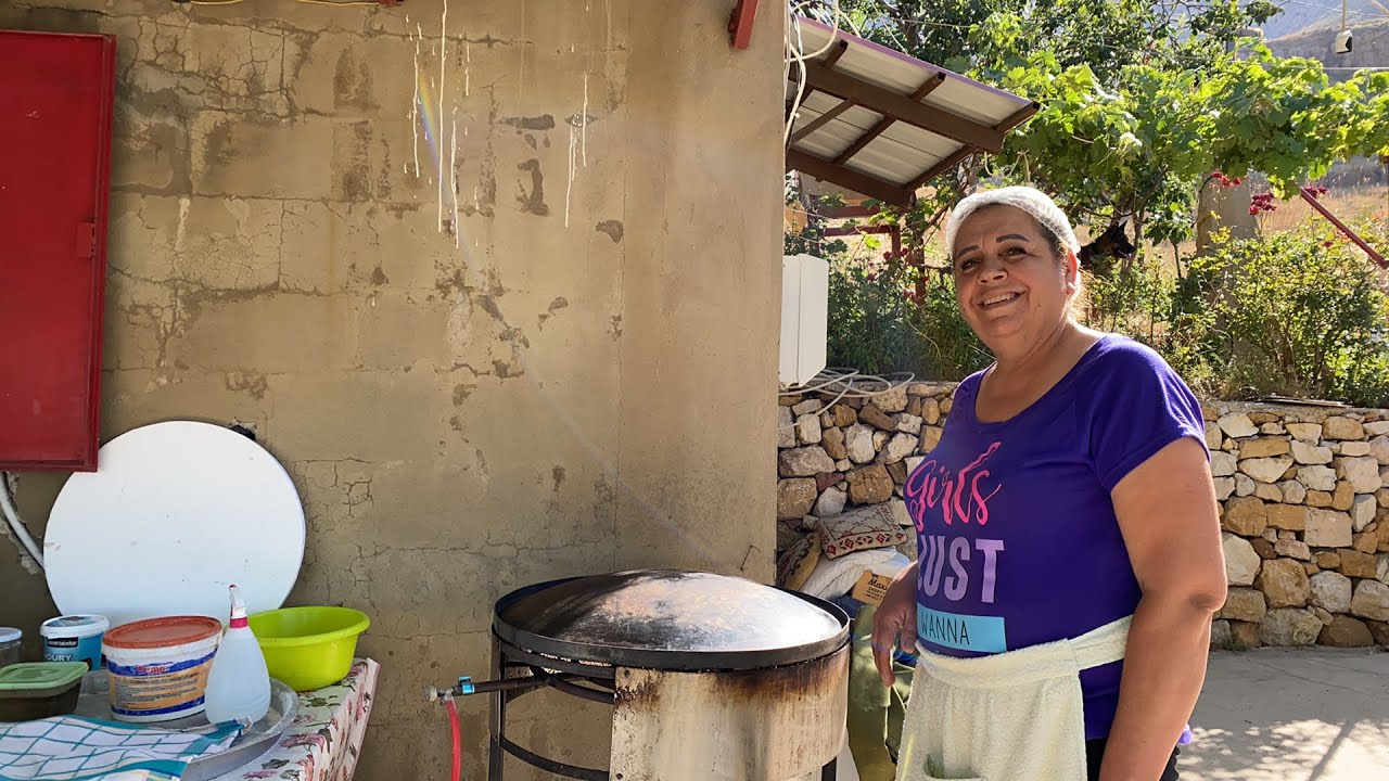LIVE: Saj Em Fady, Jroud Baskinta, Sannine. Beautiful View and Delicious Saj Manakish