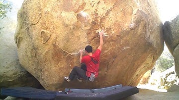 Joshua Tree Bouldering: False Blockhead Sit Start (V5)