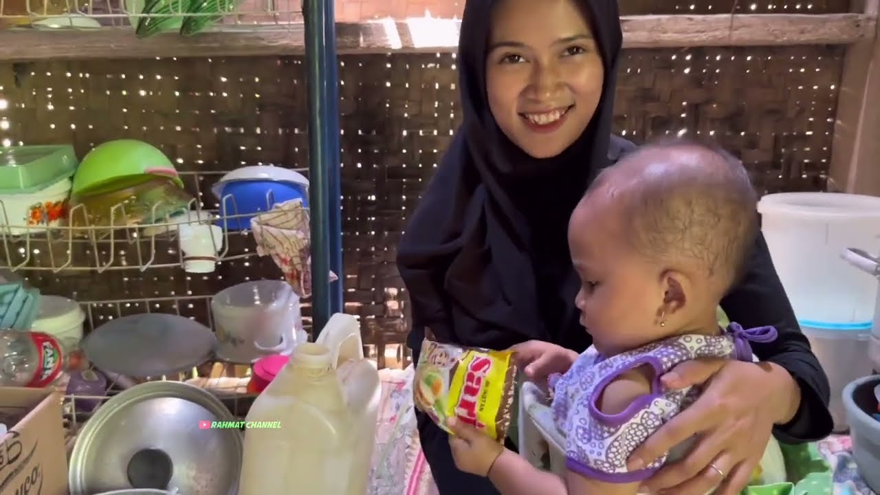 ASLI MATA BEREMBUN MELIHAT DERITA YATIM YG SELALU MAKAN NASI PUTIH SETIAP HARI KARENA KEMISKINAN