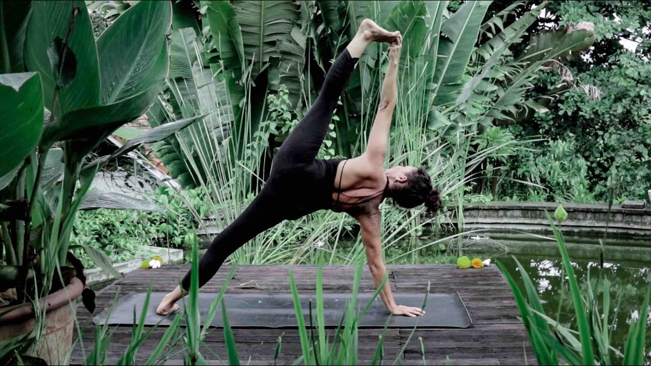 Ashtanga Yoga Demonstration in Bali with Andrea Drottholm!