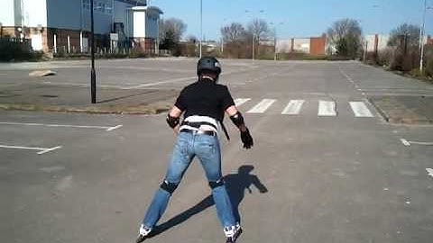 7Th Rollerblading attempt to do the mohawk argghh !!!!???
