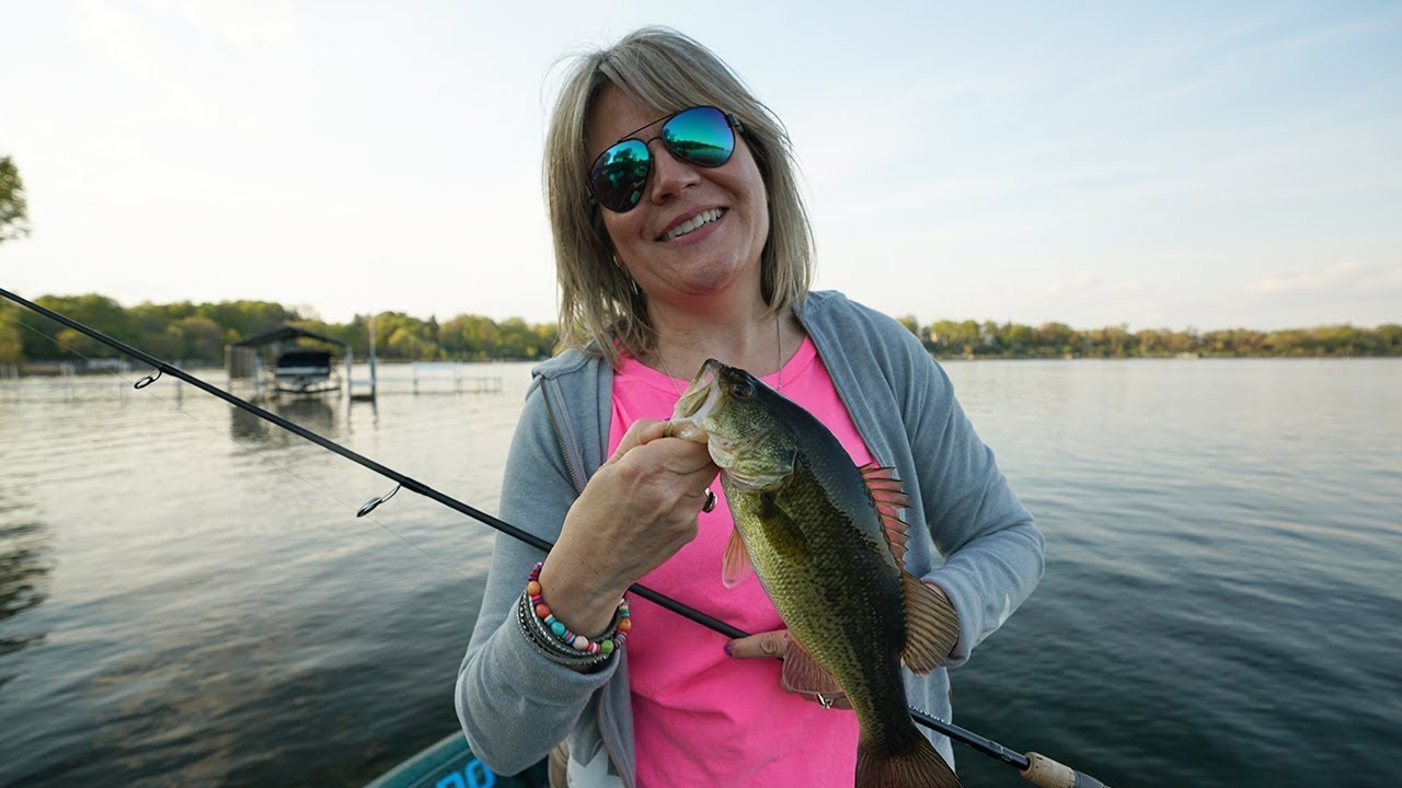 Getting OUTFISHED by my MOM! (Mothers Day Bass) 