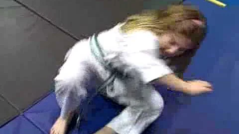 Miranda Thompson Knee Kick from ground