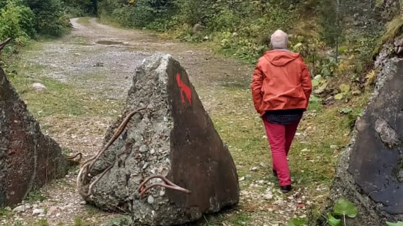 Nişanyan gene sürgün yollarında