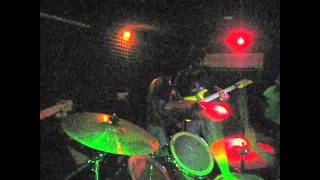How to Headbang in Studio - Headbanging Tutorial