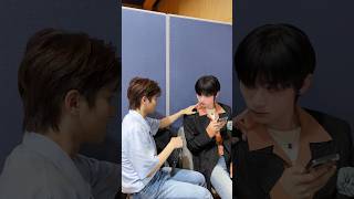 🤫👉😶➡️😋 #BOYNEXTDOOR #보이넥스트도어 #리우 #RIWOO #태산 #TAESAN #KnockKnock #낰낰 #shorts