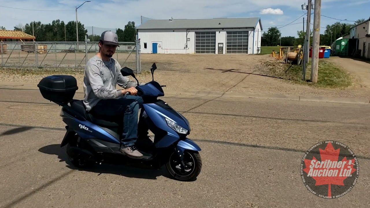 Electric Scooter Gio Falcon (Make Speed 32km/hr) (c/w: Charger & Optional Peddles & Alarm)