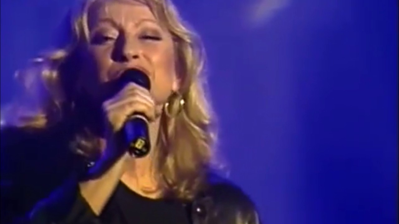 Veronique Sanson Eddy Mitchell Le Cimetiere Des Elephants Live 1989 Les Restos Du Coeur Youtube