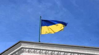 Флаг Украины. Развевающийся флаг. Флаг на фоне неба. Ukrainian flag. Anthem of Ukraine