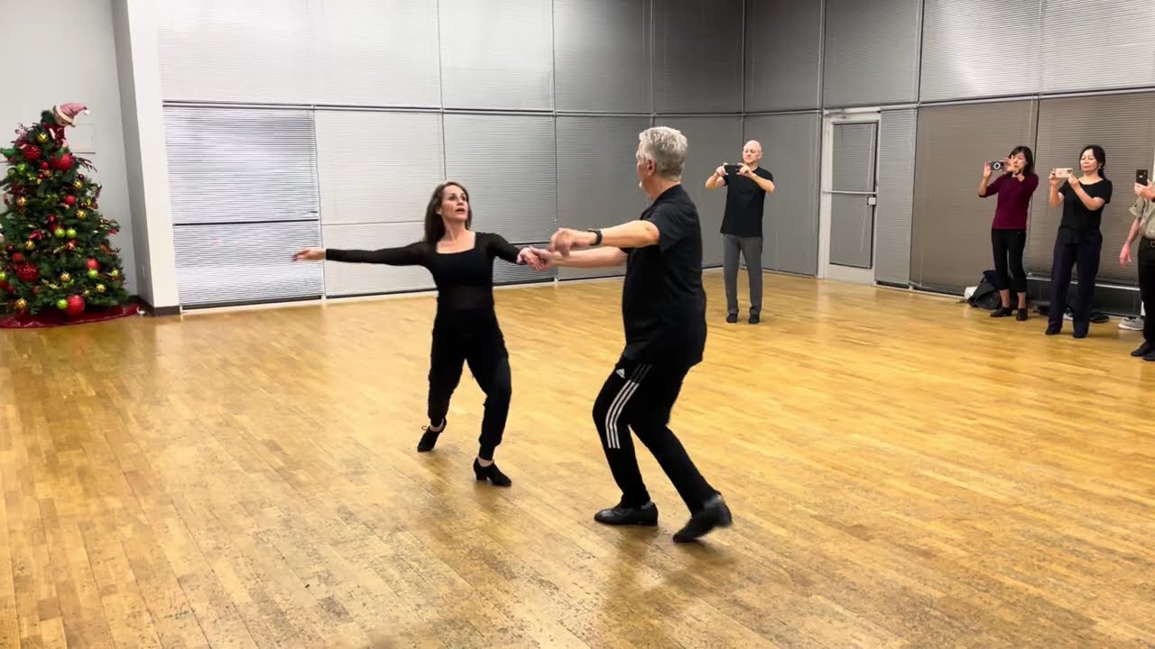 American smooth foxtrot class routine - 