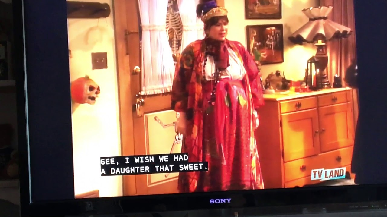 Ed McMahon with giant check (Roseanne 1995)