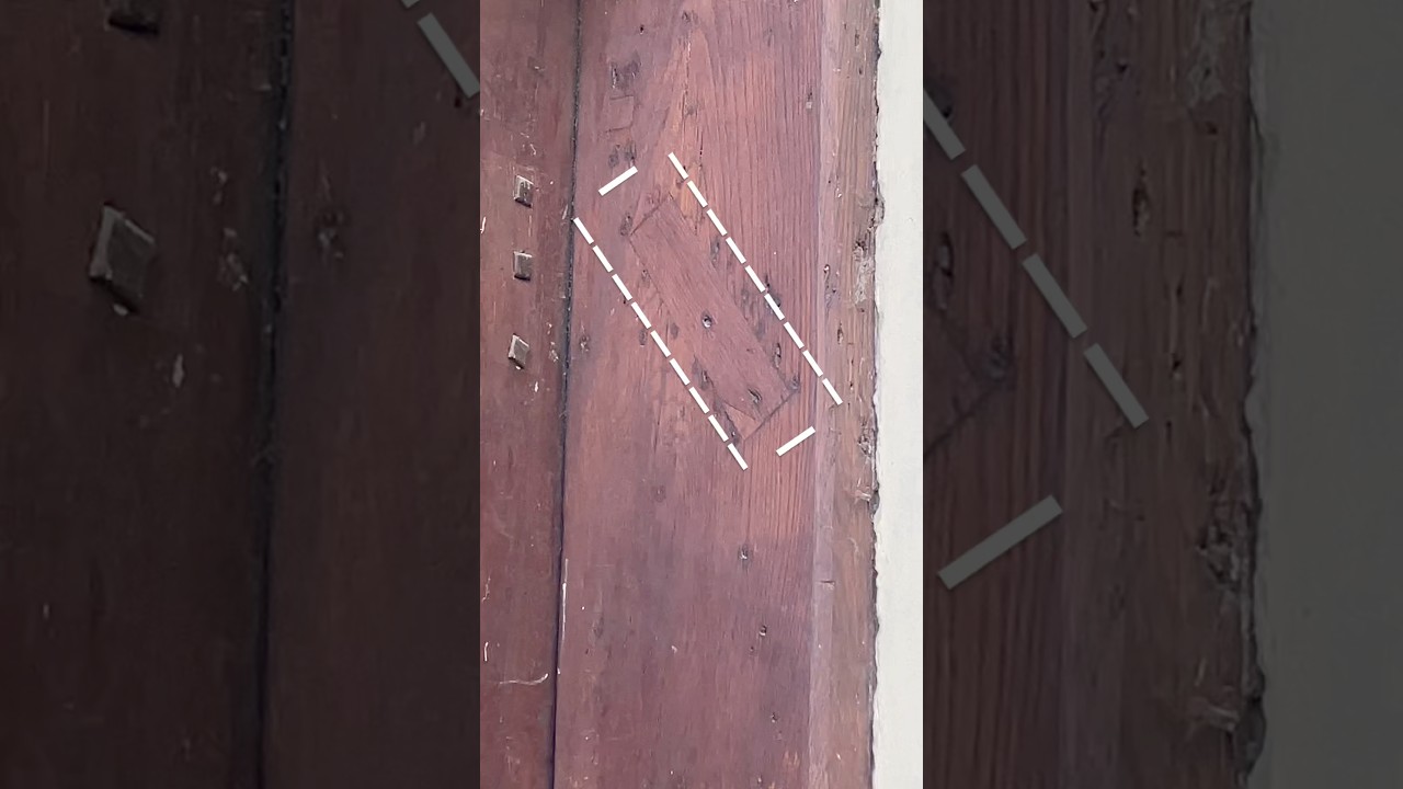 Hidden mezuzah in Lviv 