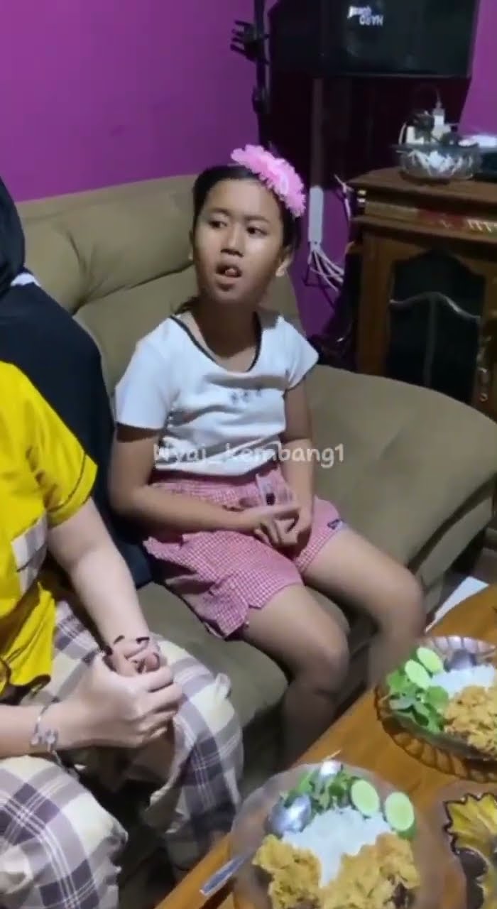 Vidio kocak dan gokil @nyaikembang1nyaikembang1 /setan ikut makan??