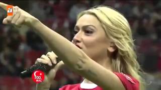 Turkish singer fascinates the world