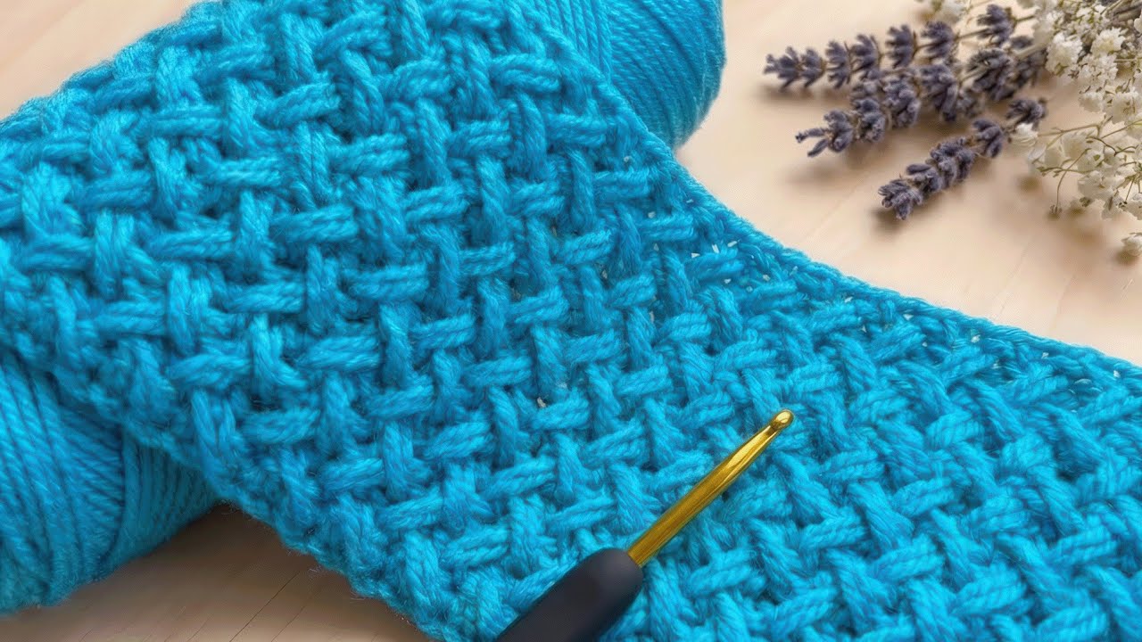 This Easy Crochet 🧶 Stitch Looks Expensive But Isn't! 💫