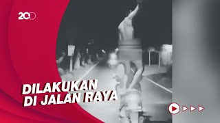 Pemuda Bugil Di Atas Motor Di Klaten, Polisi Turun Tangan