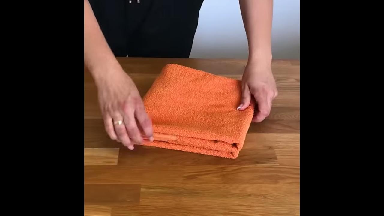 Wie falte ich Handtücher schnell und platzsparend? - YouTube