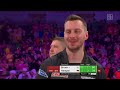 Turnierauftakt für Flo Hempel und den Bullyboy: World Darts Championship: Tag 2 - Session 2 | DAZN