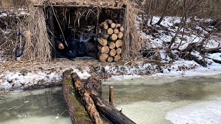 Temporary Shelter Without a Fireplace in Cold Winter | Survival, Construction, Darkness, Cold, Snow.