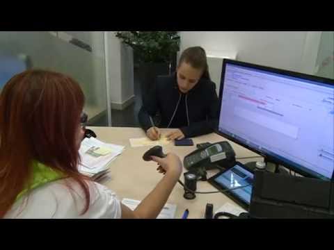 Videó: Melyek A Biometrikus útlevél Kialakításának Jellemzői?