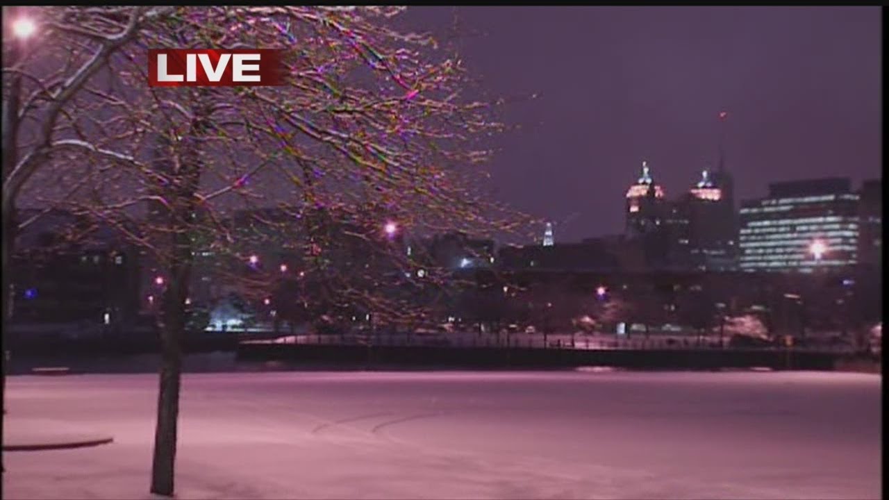 Heavy snow on branches, slick roadways - YouTube
