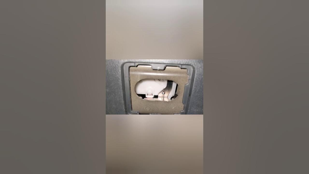 Manually open 2013 Honda CRV tailgate YouTube