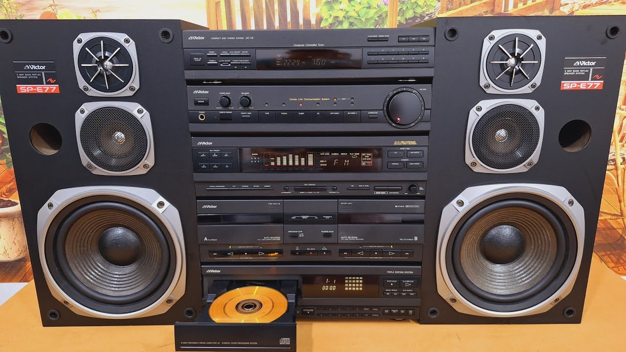 Over 2 million, 5-piece Victor Japan high-power audio system, CD