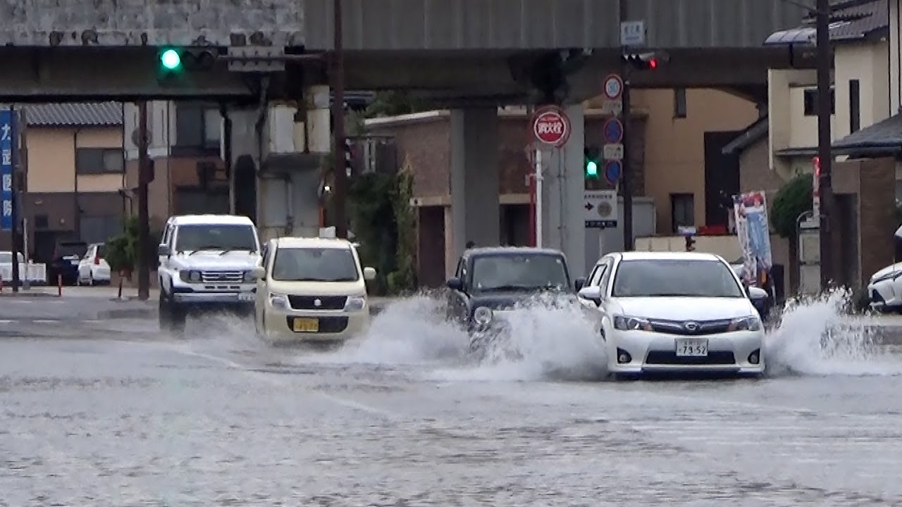 佐賀駅周辺の道路も冠水 九州北部の大雨続く Youtube