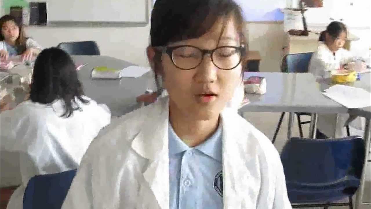 Does food coloring mix faster in hot or cold water? YouTube